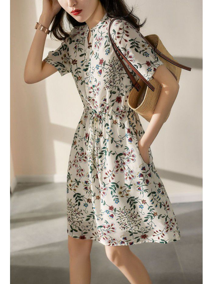 Cool in spring and summer, plant print drawstring shows thin, lace up imitates silkworm, short sleeve and medium length dress  Cool in spring and summer, plant print drawstring shows thin, lace up imitates silkworm, short sleeve and medium length dress
