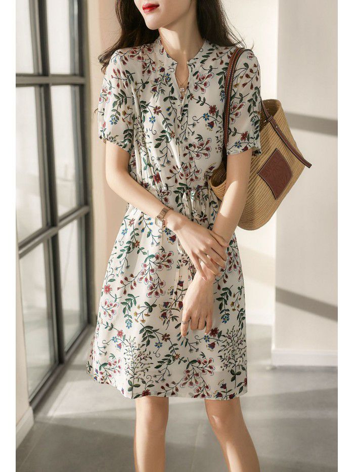 Cool in spring and summer, plant print drawstring shows thin, lace up imitates silkworm, short sleeve and medium length dress  Cool in spring and summer, plant print drawstring shows thin, lace up imitates silkworm, short sleeve and medium length dress
