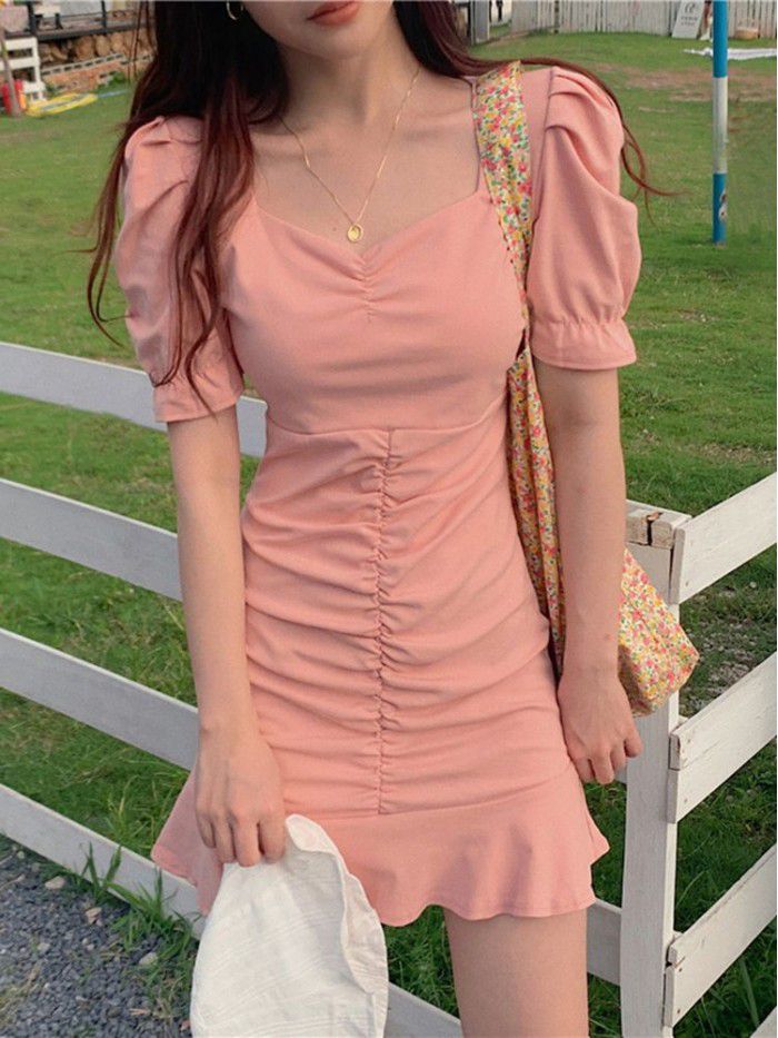 French Fanglin sexy temperament bubble sleeve pleated buttock skirt light mature style slim Ruffle Dress 