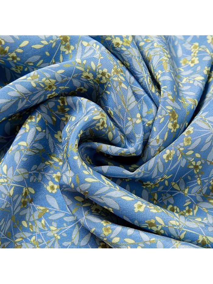 Silk crepe de Chine shirt with small flowers for women  