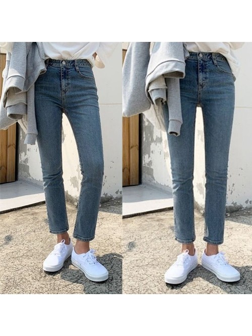 Light blue jeans women's small straight Capri...