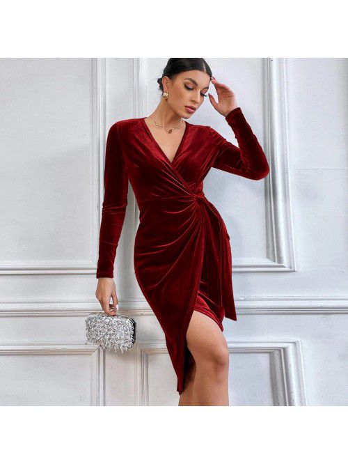 Sexy long dress with V-neck and buttocks, irregula...