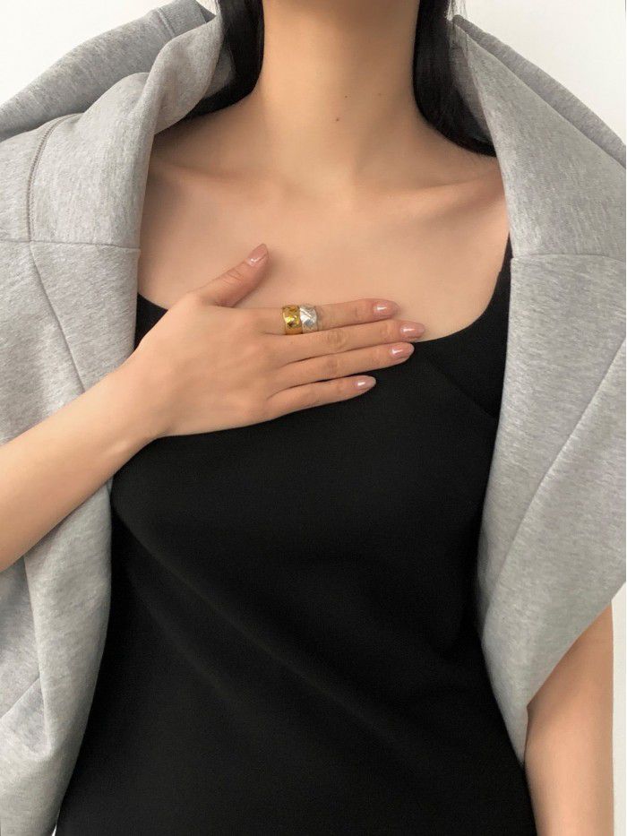 Black French suspender dress for women's new minimalist style diagonal cut long skirt  Black French suspender dress for women's new minimalist style diagonal cut long skirt